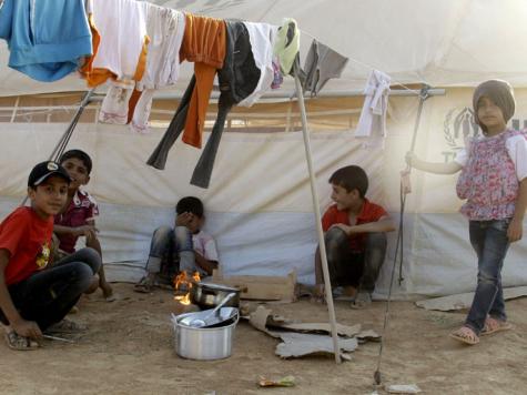  تحذير من كارثة إنسانية للنازحين السوريين